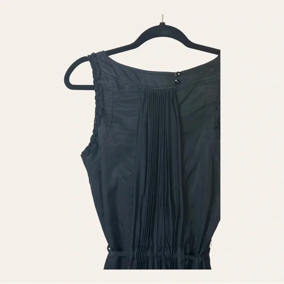 BANANA REPUBLIC MONOGRAM BLACK MINI DRESS SIZE 8 WITH PLEATS IN FRONT AND BACK - Picture 9 of 10